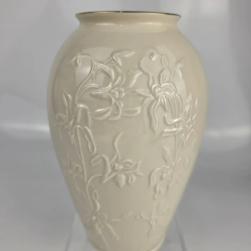 Lenox Centennial 1889-1989‎ Ivory Embossed Floral Vase Gold Trim Made in USA